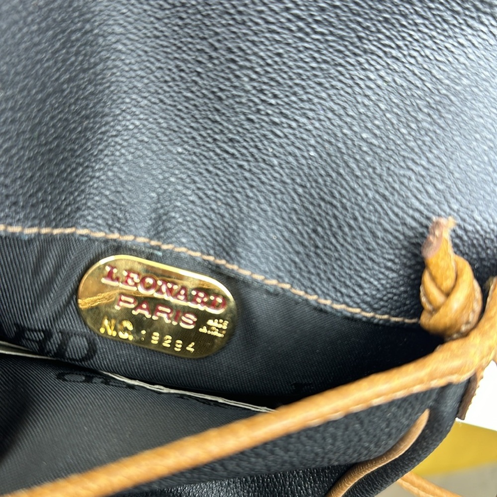 Authentic Leonard Paris N.C. 19294 sling Bag crossbody bag Made in Italy - Picture 9 of 13